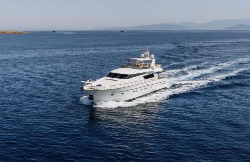 Yalikavak City Center Boat Rental | SANLORENZO SL Deluxe Motoryacht