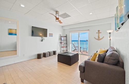 Pensacola Beach Apartment | Sans Souci 407