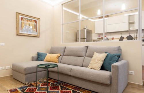 Sant' Ambrogio Apartment | Sant\'Ambrogio Elegant Apartment