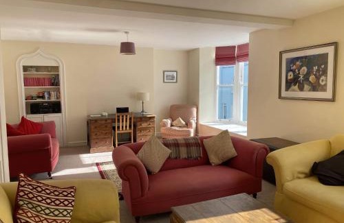 Beaumaris House | Sant Seiriol