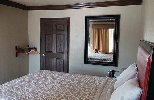 Santa Ana Hotel | Santa Ana Travel Inn