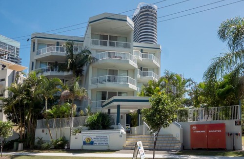Broadbeach Apartment | Santa Anne By The Sea