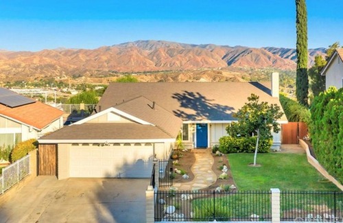 Canyon Country House | Santa Clarita Pool Home with a View, Centrally Located, Live-In Ready, One Story