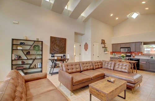 Santa Fe Apartment | Santa Fe Home|Private Yard|Great for Groups