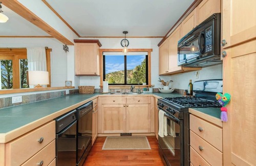 Santa Fe House | Santa Fe Retreat w/Hot Tub, Views & Pet Friendly
