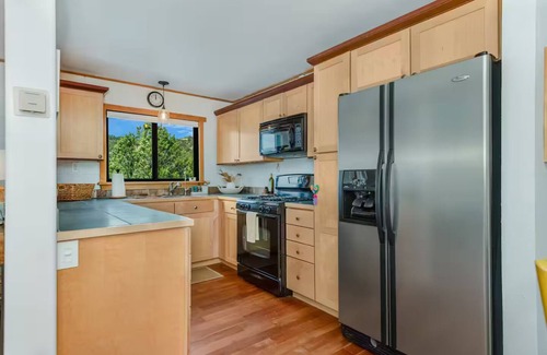 Santa Fe House | Santa Fe Retreat w/Hot Tub, Views & Pet Friendly