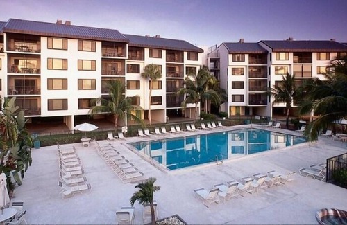 South Island Condo | Santa Maria Harbour Resort 302