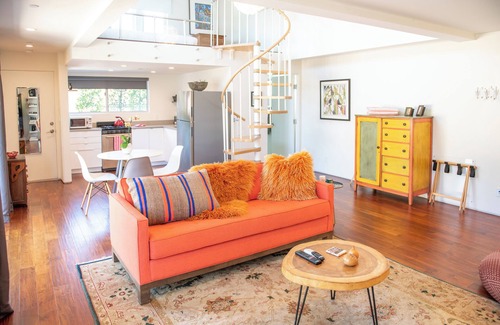 Wilshire Montana Apartment | Santa Monica Modern Studio Near MONTANA ave, close to Beach, Mall, restaurants