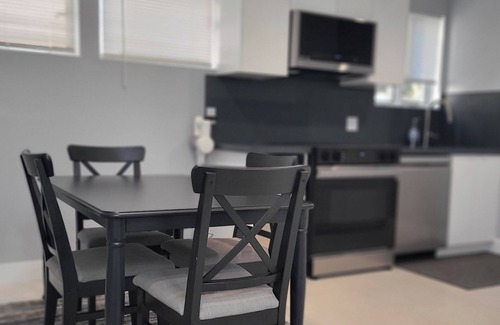 Sunset Park House | Santa Monica Special 4800/Mo 2Bd 2Ba like a house