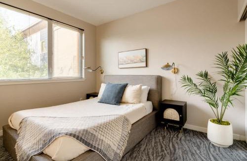 Belmont Apartment | Santa Monica Vibes in PDX - Food Carts & Roasters