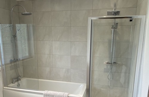Kilgetty House | Santa Rosa - 4 Bedroom Holiday Home