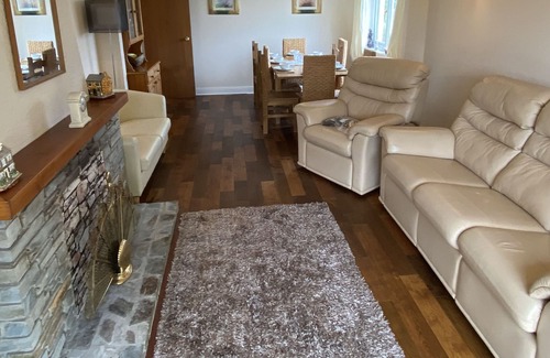 Kilgetty House | Santa Rosa - 4 Bedroom Holiday Home