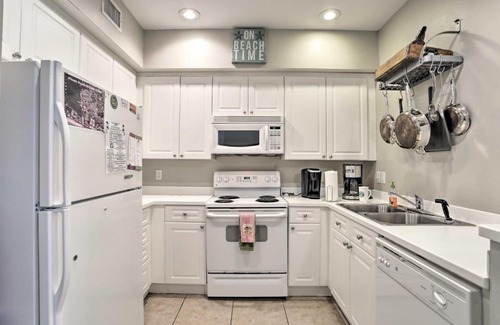 Santa Rosa Beach Apartment | Santa Rosa Beach Condo with Patio and Pool on 30A!