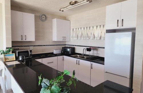 Margate Apartment | Santana 804 Beachfront Apartment with spectacular sea views