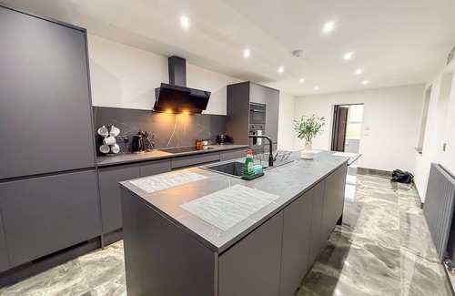 Boston House | Santi House