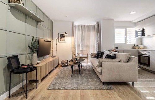 Cuatro Caminos Apartment | Santillana - 1 bedroom and pool in Castilla