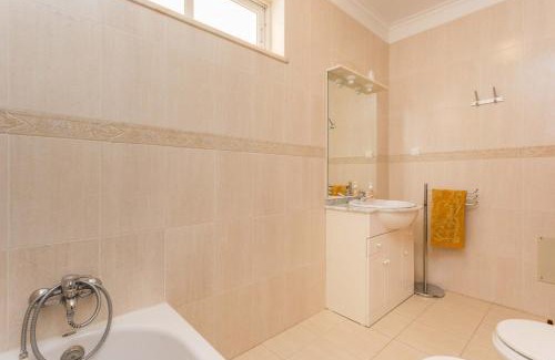 Albardeira Apartment | Santo Antonio 1º by Seewest