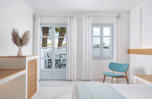 Kamari Hotel | Santorini Kastelli Resort