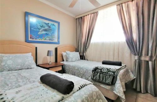 Margate Beach Apartment | Santorini P
