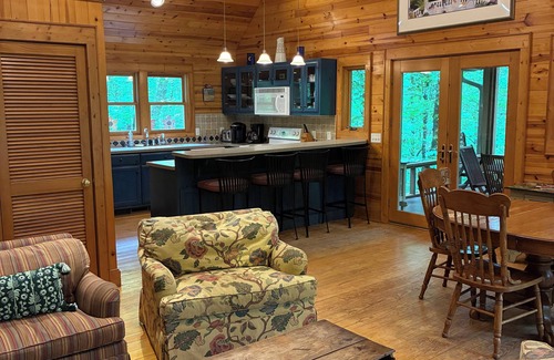Wiley Cottage | Sapphire - A Lovely Cottage in the Woods with Mountain Scenery