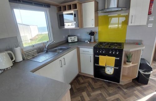 Newbiggin-by-the-Sea House | Sapphire at Churchpoint -panoramic sea views