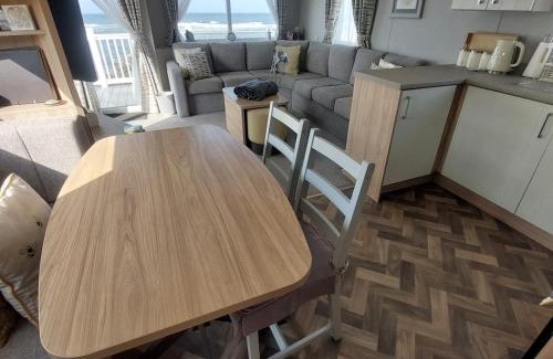 Newbiggin-by-the-Sea House | Sapphire at Churchpoint -panoramic sea views