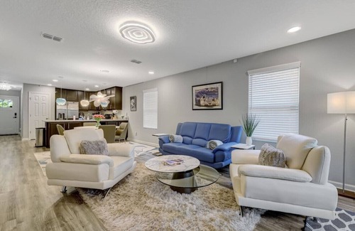 Murray Hill House | Sapphire Echo for 6 (Close for Downtown)