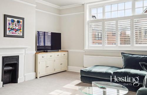Henley House | Sapphire House - Newly Renovated 3-Bedroom Home