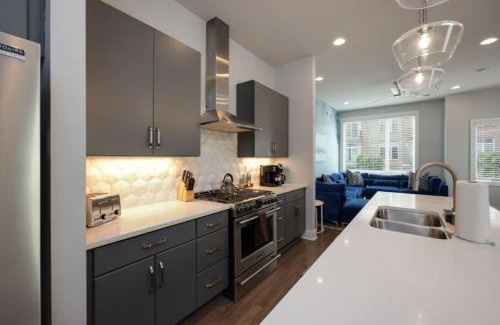 West End House | Sapphire Loft 4 Bedroom 4.5 Bath Rooftop Patio