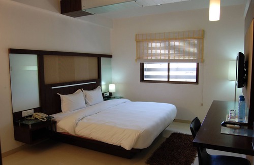 Sayajiganj Hotel | Sapphire Regency