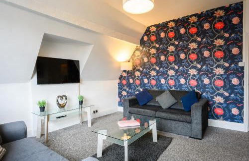 Moseley Apartment | SAPPHIRE Suite Moseley Mews, Birmingham By StayStaycations