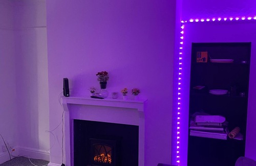 Shipley House | Sapphire Suites, Stunning 2-Bed House in Bradford