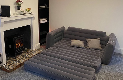 Shipley House | Sapphire Suites, Stunning 2-Bed House in Bradford