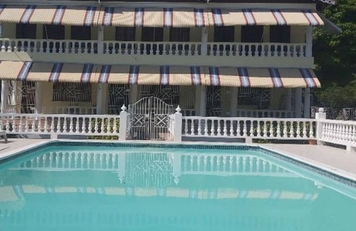 Mammee Bay Estates Villa | Sapphire Villa Relaxed 6 bedroom villa with pool.