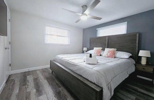 Sarasota Springs House | Sarasota Home close to Siesta Key Beach