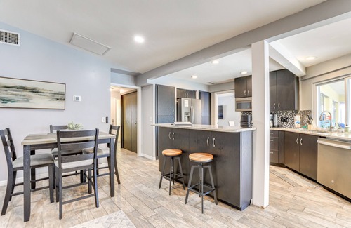 Whitfield House | Sarasota Home w/Heated Pool: 3 Mi to Airport!