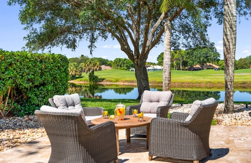 Misty Creek House | Sarasota Retreat: Sleeps 21,heated pool near beaches & top attraction.nnnnnnnnnn