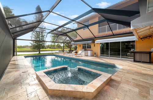 Misty Creek House | Sarasota Retreat: Sleeps 21,heated pool near beaches & top attraction.nnnnnnnnnn