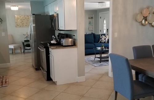 Gulf Gate Estates House | Sarasota/Siesta Key Heated pool home