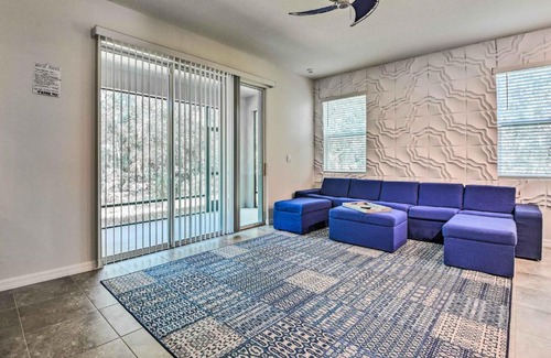 Braden River House | Sarasota Townhouse with Lanai about 10 Mi to Beach!