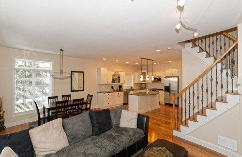 Saratoga Springs House | Saratoga Lake Front #1, minutes to The Track!