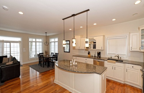Saratoga Springs House | Saratoga Lake Front #1, minutes to The Track!