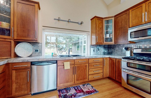 Coupeville House | Saratoga Passage waterview home with sunrise view, bbq and deck