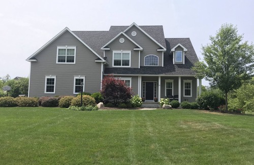 Saratoga Springs House | Saratoga track/vacation house rental in quiet setting 4.5 miles from the track