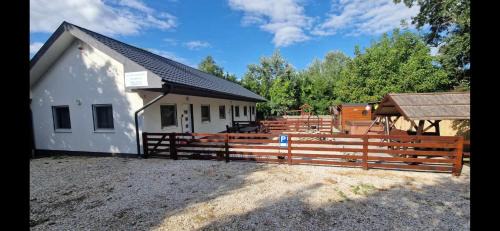 Sarud Apartment | Sarudi Wellness Apartman