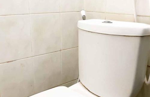Surabaya Hotel | SAS Guest House Mitra RedDoorz At Darmo Park 2 Surabaya