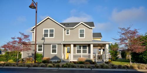 Ocean Shores House | Sasquatch Shore House