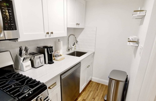 U Street Corridor Apartment | Sassy in the City Sum