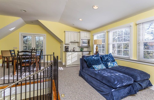 Saint Simons Island House | Sassy Peach Cottage - 5 Bed/4.5 Bath. Large Pool. Near Lighthouse/Pier/Village!