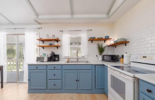 Atkinson House | Satilla Woods Cabin & Hot Tub